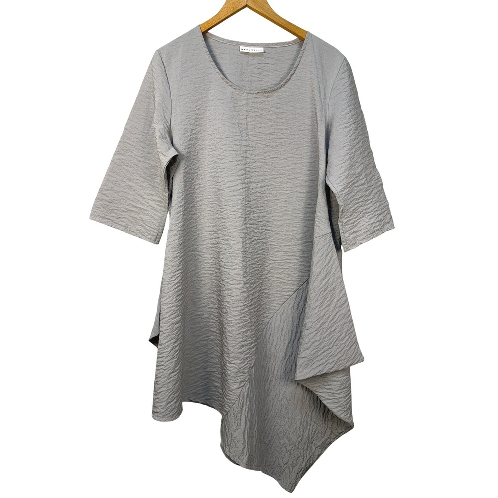 Bryn Walker Gray Textured Crinkle Asymmetrical Hem Tunic Top Lagenlook USA Made